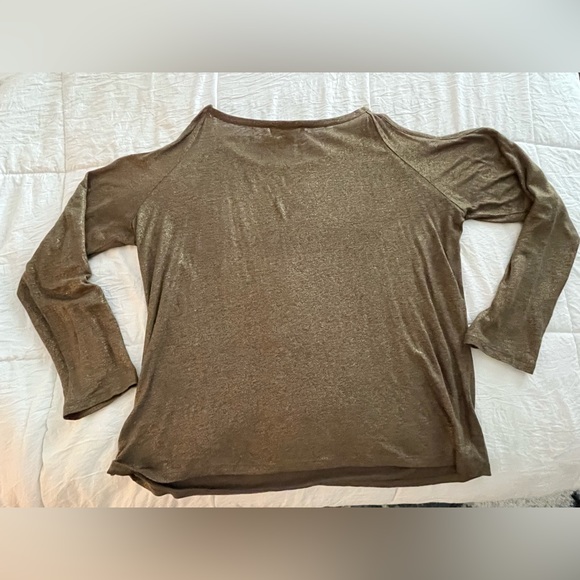 Michael Kors Long Sleeve Cold Shoulder w/Gold Chain Link Top - L - Picture 2 of 4